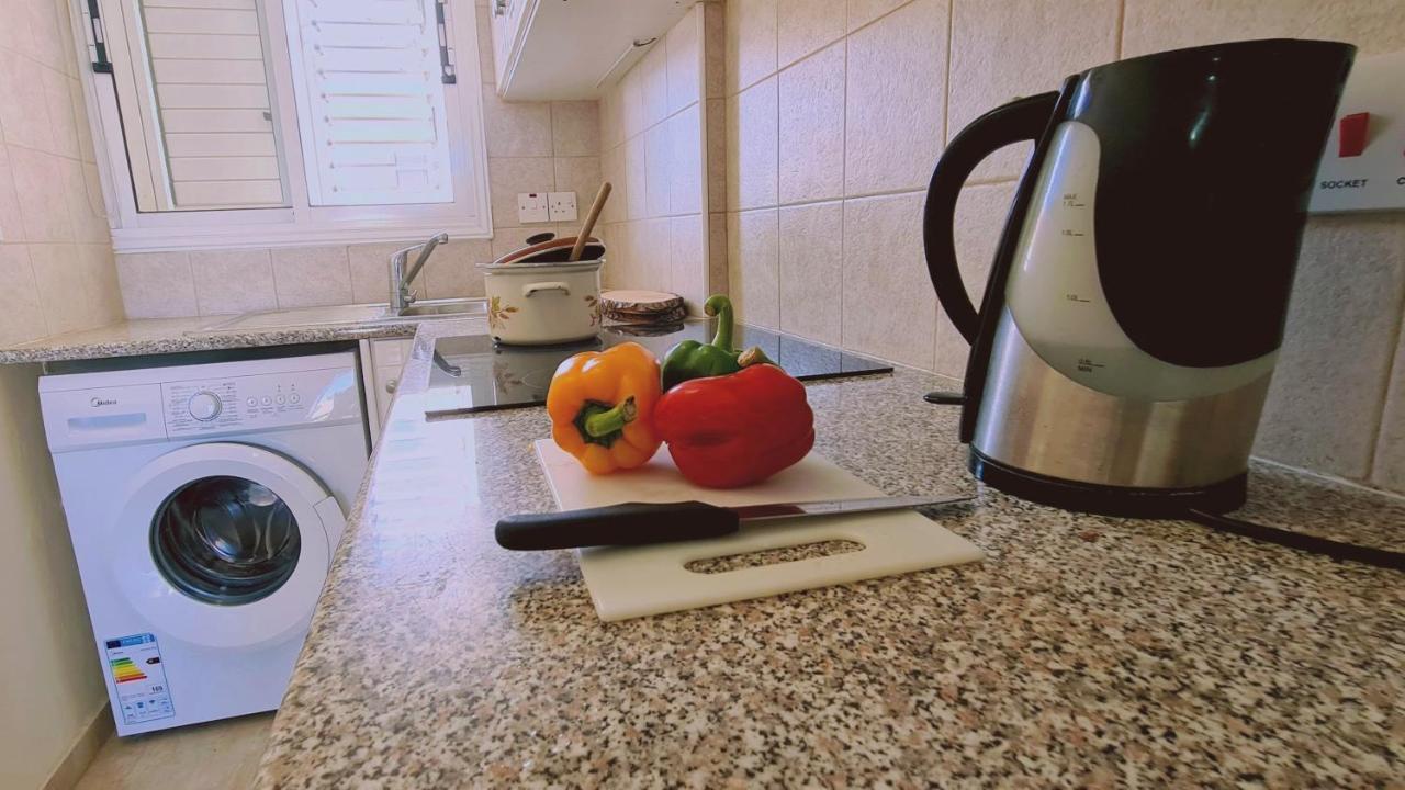 Stay Sunshine Apartment Paralimni Exterior foto